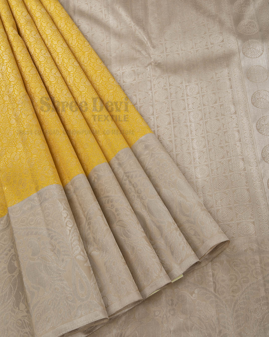 Lemon Yellow Handwoven Silver Zari Border Maheshwari SIlk Saree